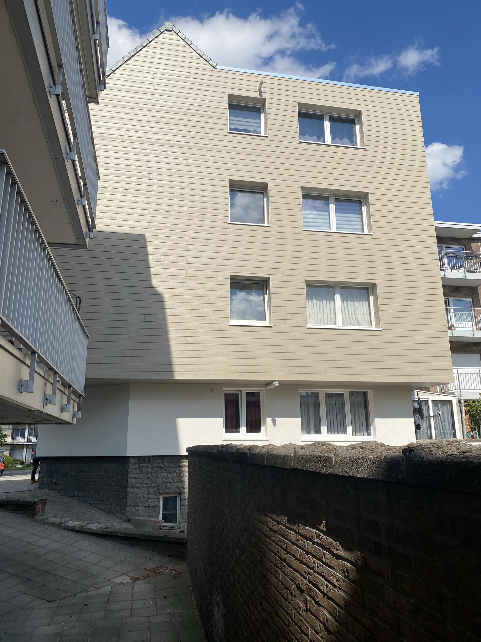 Façade 9